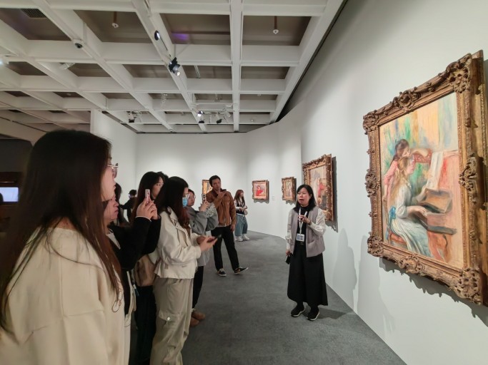 Translation Students Explore Hong Kong Museum of Art
