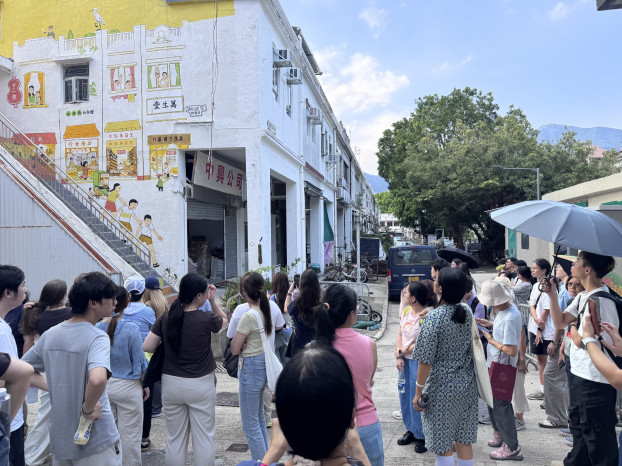 Ms. Sze led a guided tour for different sites in Sha Tau Kok