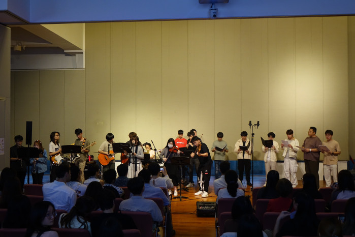 The two Ensembles played the piece Years Like Water (似水流年) together