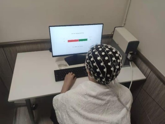 Participant is Doing the Task