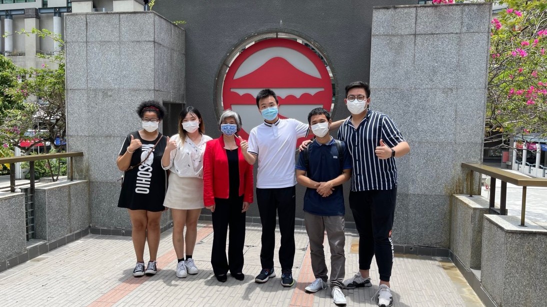 GLAP Director, Associate Director and students interviewed by Ming Pao Jump